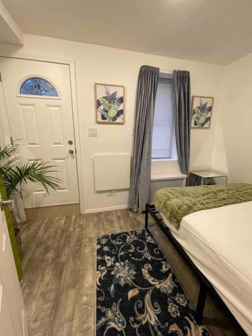 Modern Rental Brooklyn'S Hidden Gem New York Eksteriør billede
